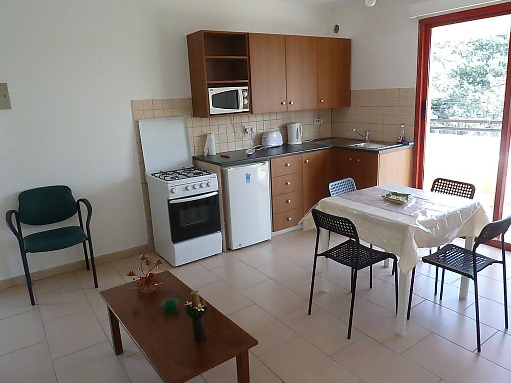 Valentinos Court Leilighet Paphos Rom bilde