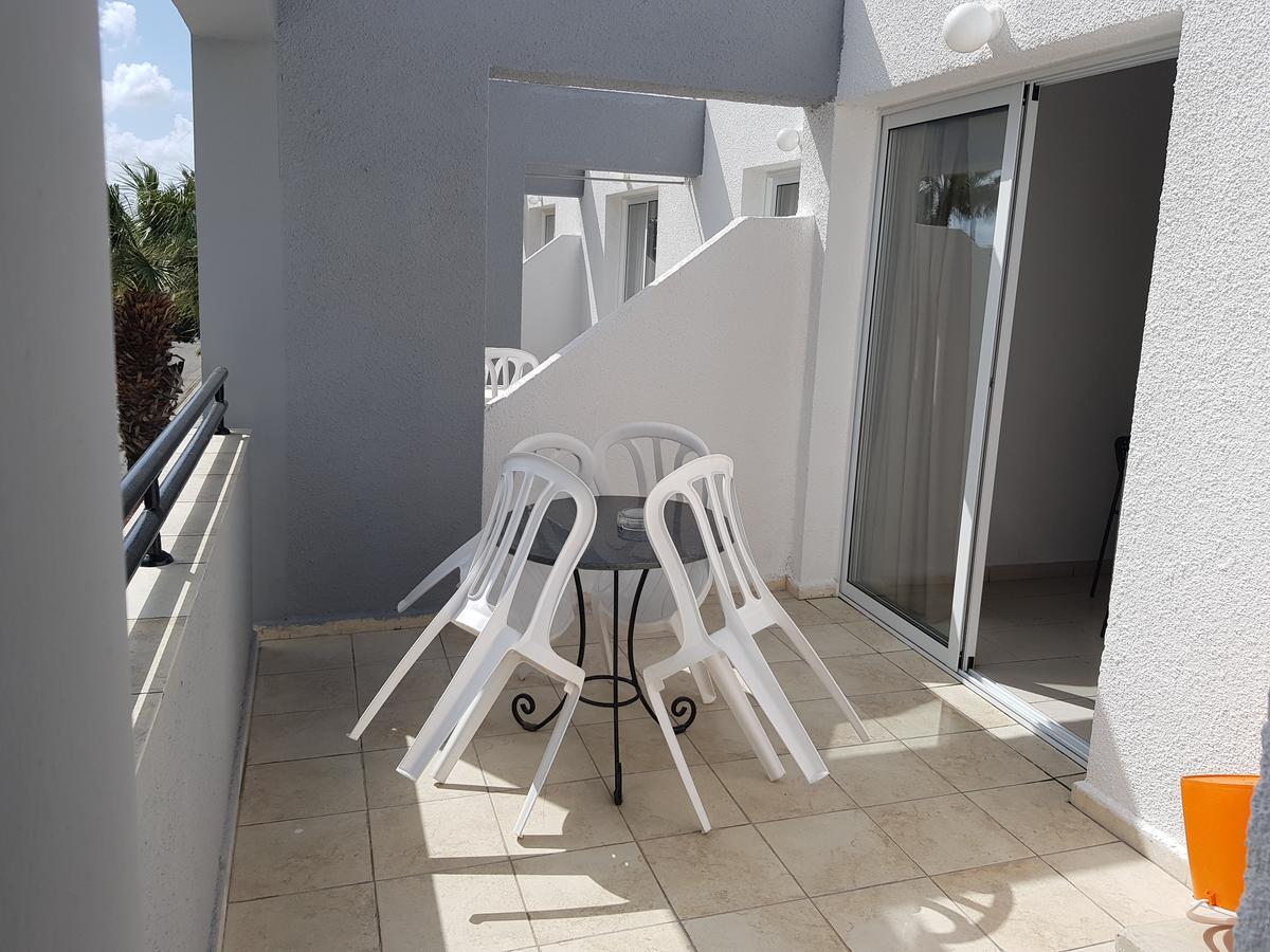 Valentinos Court Leilighet Paphos Eksteriør bilde