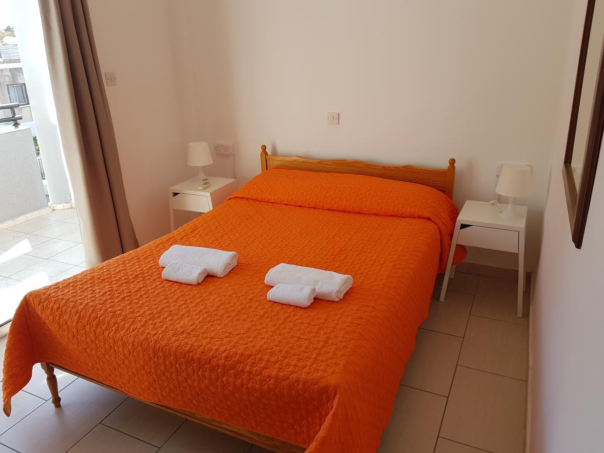 Valentinos Court Leilighet Paphos Eksteriør bilde