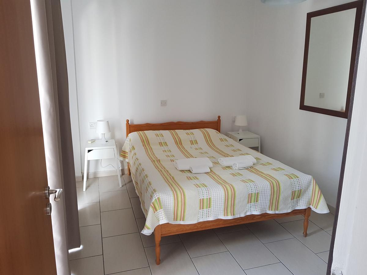 Valentinos Court Leilighet Paphos Eksteriør bilde