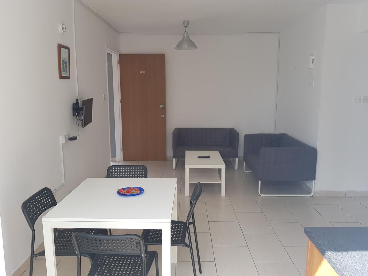 Valentinos Court Leilighet Paphos Eksteriør bilde