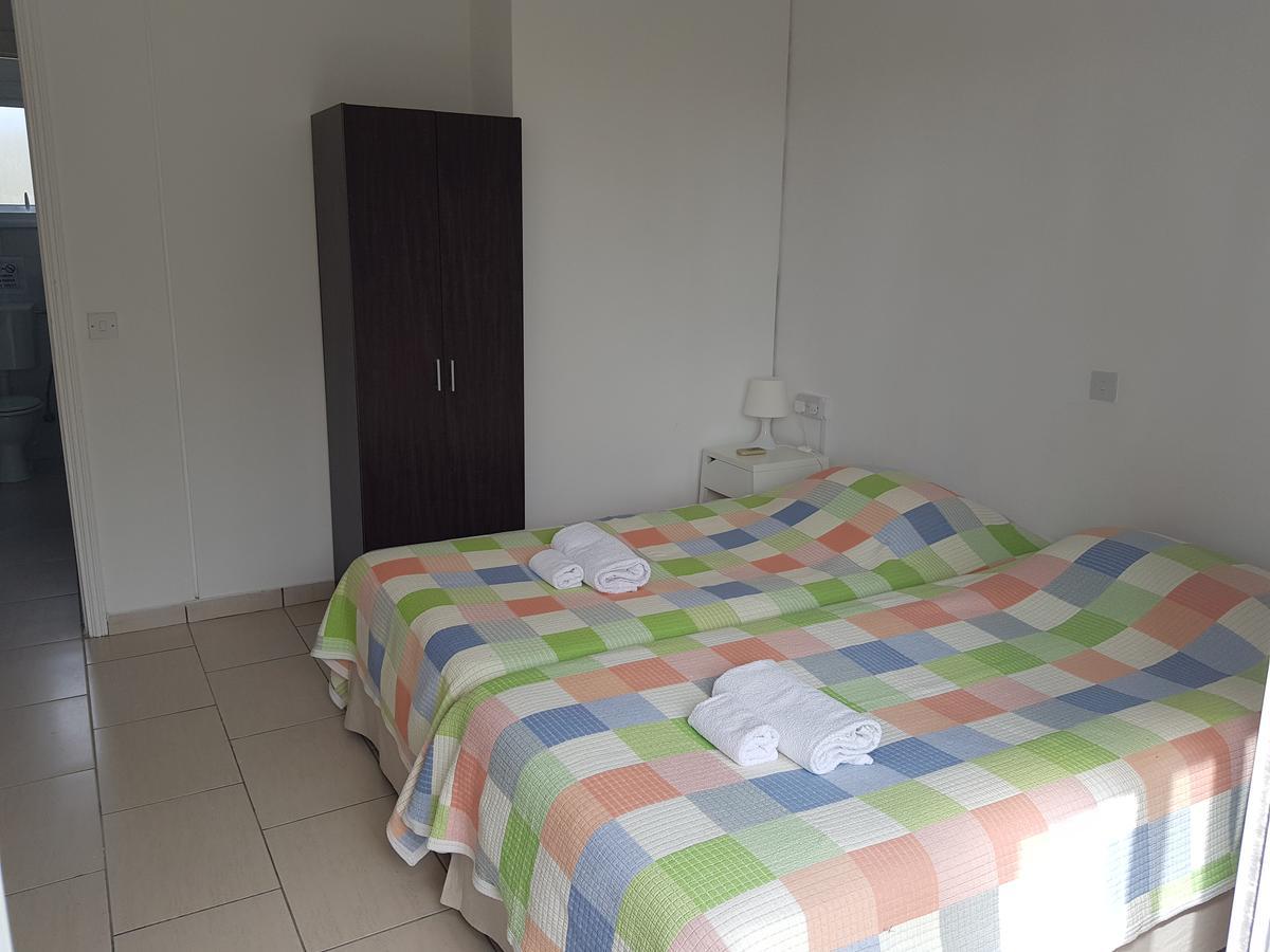 Valentinos Court Leilighet Paphos Eksteriør bilde